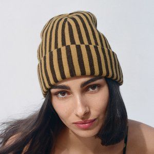 Realisation par beanie, NWT, honeybee (brown and yellow/gold stripes) hat, new